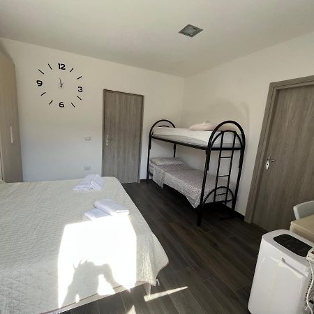 B&B Tucci ชิโรมารีนา ภายนอก รูปภาพ