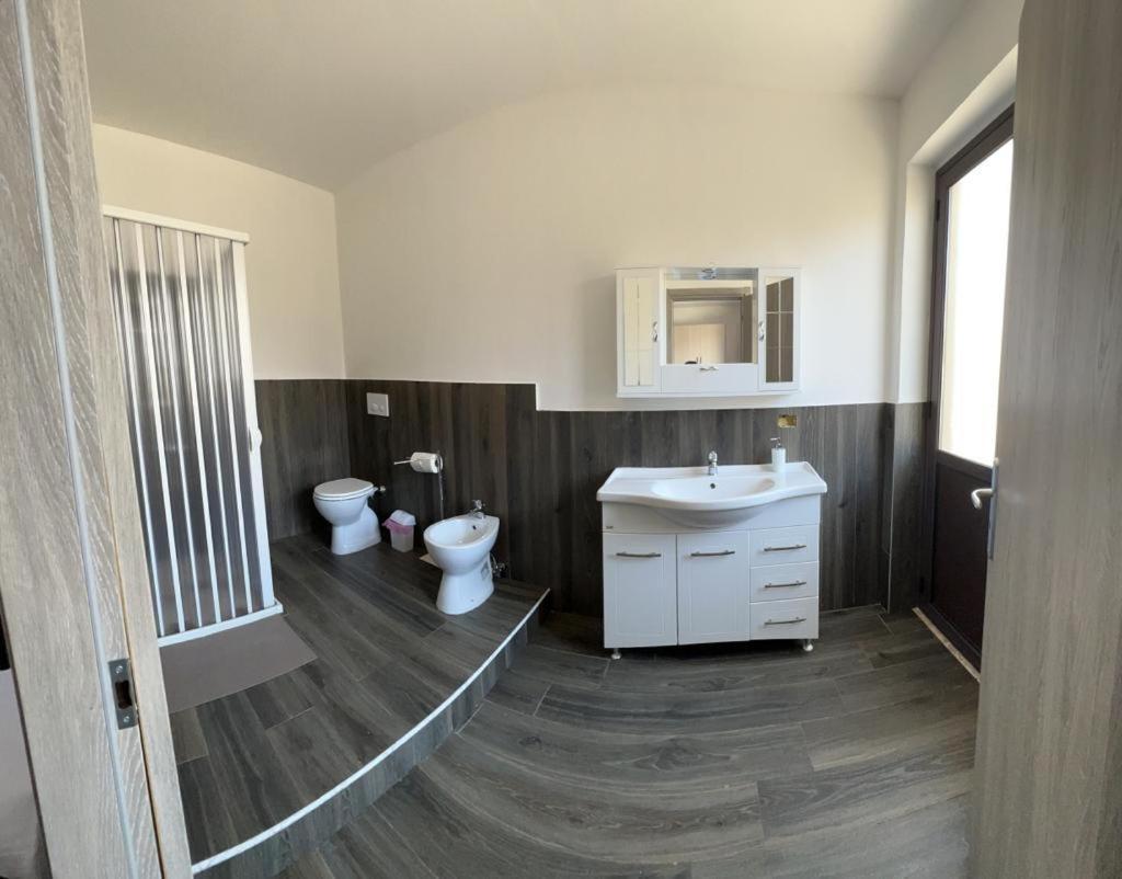 B&B Tucci ชิโรมารีนา ภายนอก รูปภาพ